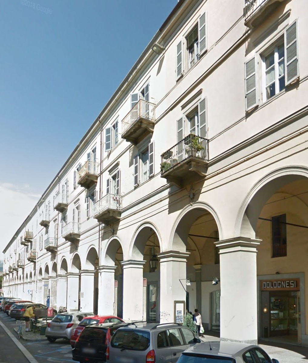 Pinerolo portici Via Cravero